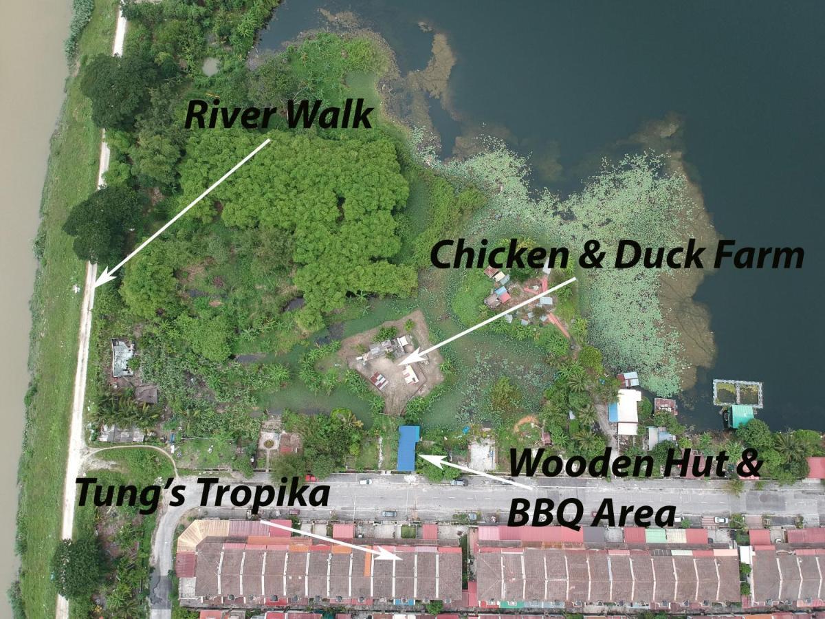 Tung's Tropika - With A Wooden Hut By A Holiday home