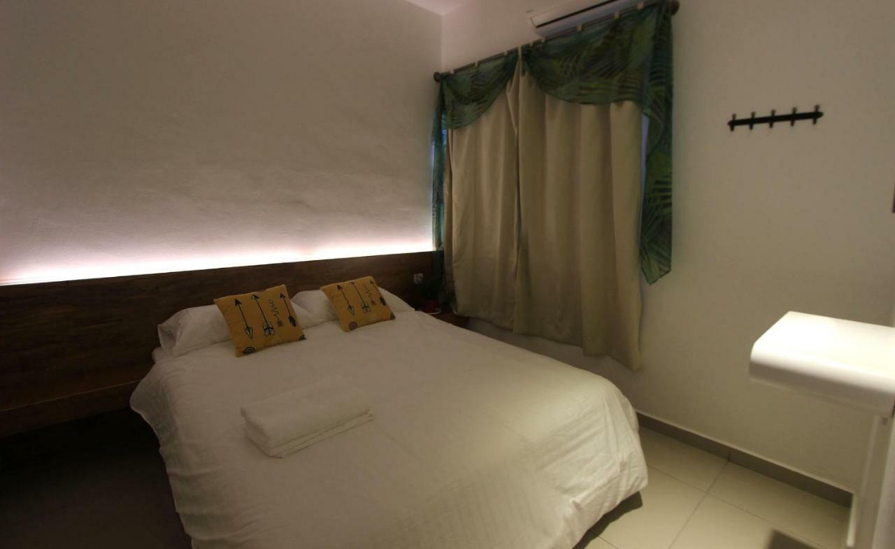 Holiday home Tung's Tropika - With A Wooden Hut By A *