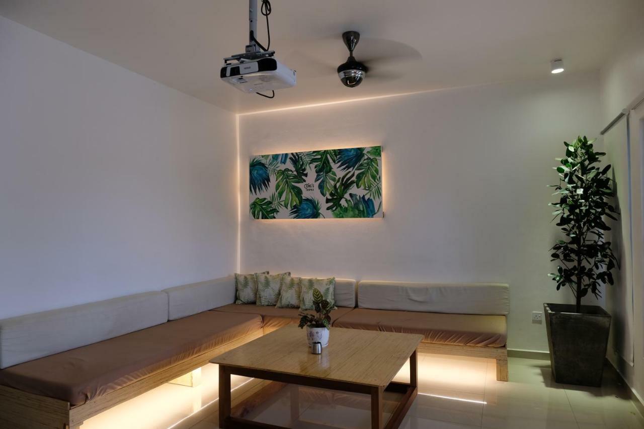 Tung's Tropika - With A Wooden Hut By A * Ipoh